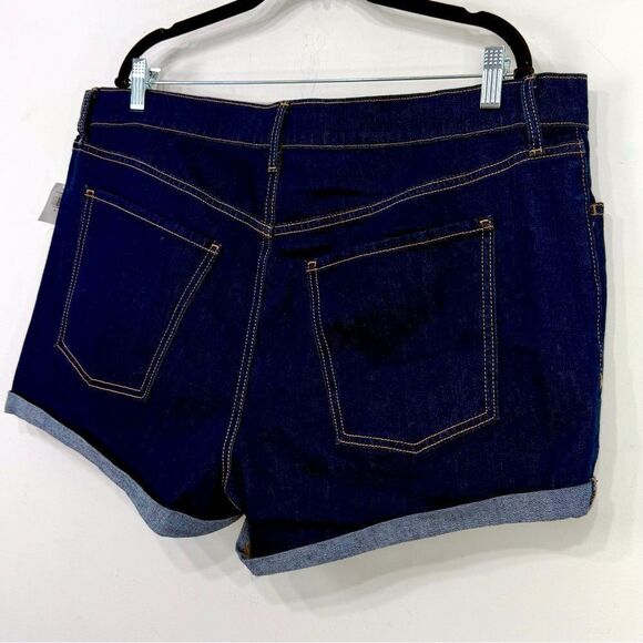 Old Navy Dark Wash Mid Rise WOW Roll Cuff
Cotton Denim Stretch Shorts New - Picture 10 of 16
